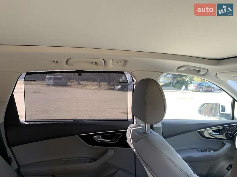 Позашляховик / Кросовер Audi Q7 2022 в Дрогобичі
