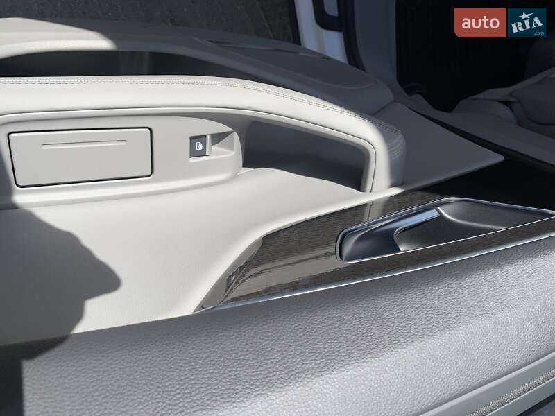 Позашляховик / Кросовер Audi Q7 2022 в Дрогобичі