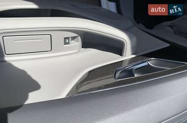 Внедорожник / Кроссовер Audi Q7 2022 в 