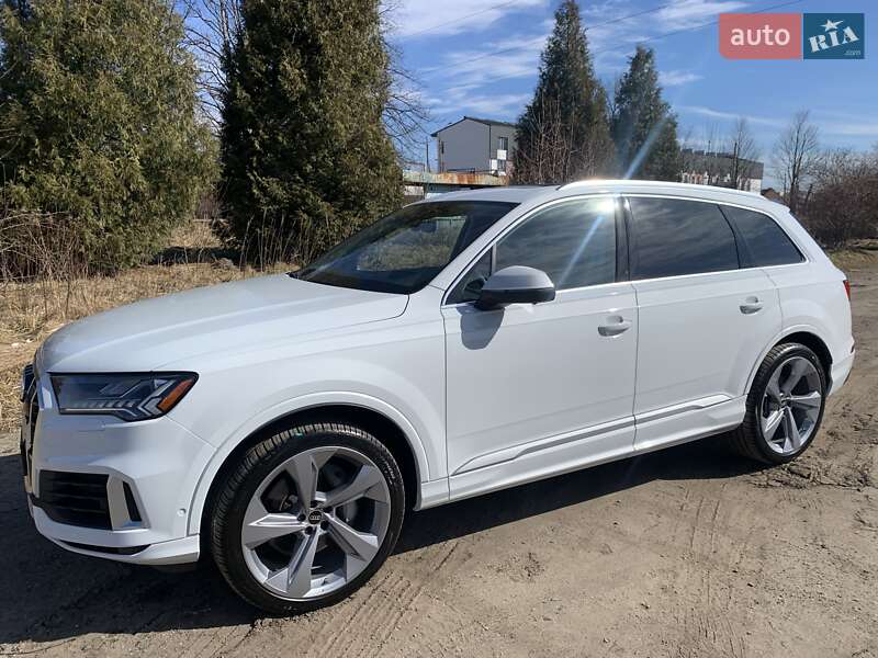 Позашляховик / Кросовер Audi Q7 2022 в Дрогобичі