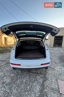 Позашляховик / Кросовер Audi Q7 2015 в Білгороді-Дністровському