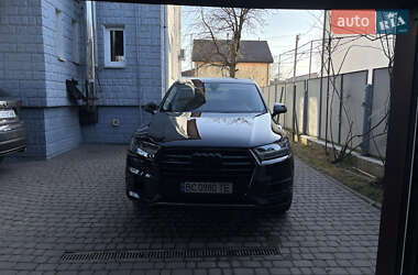 Позашляховик / Кросовер Audi Q7 2018 в 