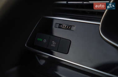 Внедорожник / Кроссовер Audi Q7 2020 в 
