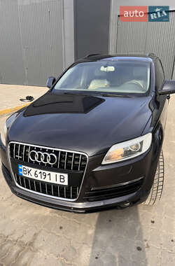 Позашляховик / Кросовер Audi Q7 2006 в Ратному