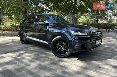Внедорожник / Кроссовер Audi Q7 2016 в 