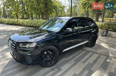Внедорожник / Кроссовер Audi Q7 2016 в 