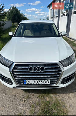 Внедорожник / Кроссовер Audi Q7 2018 в 