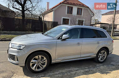 Внедорожник / Кроссовер Audi Q7 2020 в 