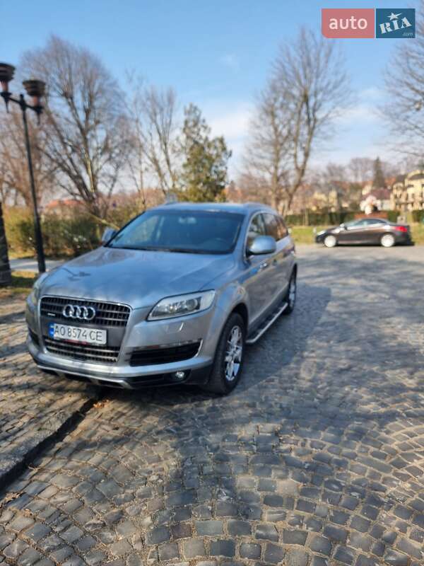 Позашляховик / Кросовер Audi Q7 2006 в Ужгороді