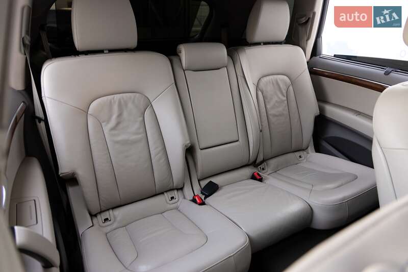 Внедорожник / Кроссовер Audi Q7 2015 в Луцке