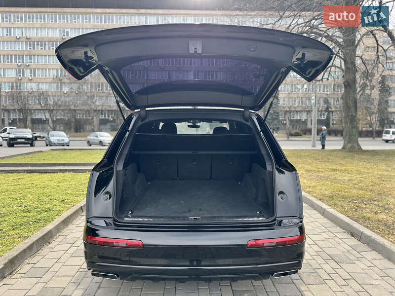 Внедорожник / Кроссовер Audi Q7 2017 в Днепре