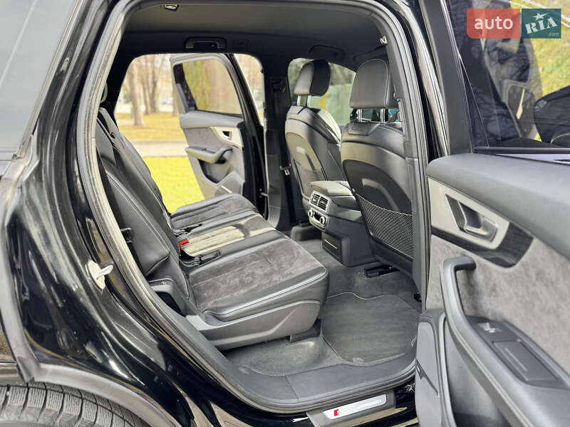 Внедорожник / Кроссовер Audi Q7 2017 в Днепре