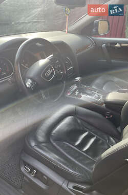 Внедорожник / Кроссовер Audi Q7 2012 в 