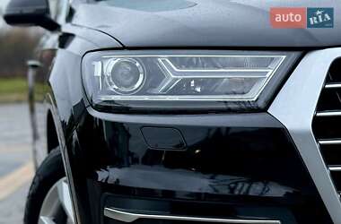 Внедорожник / Кроссовер Audi Q7 2016 в 