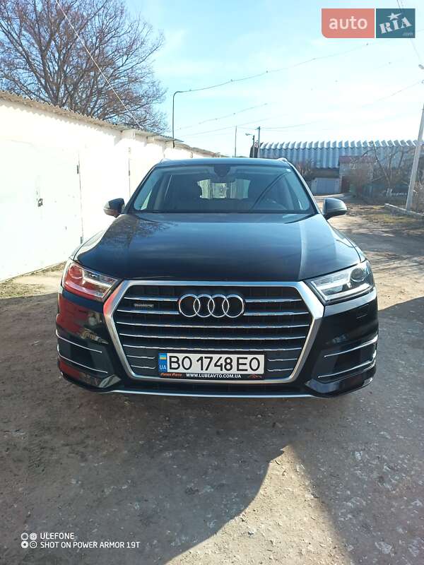 Позашляховик / Кросовер Audi Q7 2018 в Волочиську
