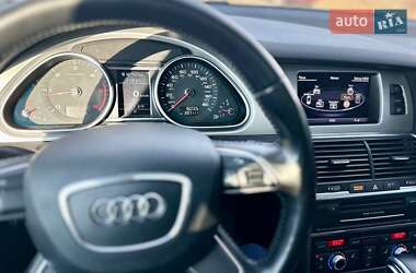 Позашляховик / Кросовер Audi Q7 2012 в 