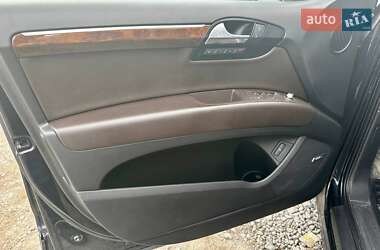 Позашляховик / Кросовер Audi Q7 2012 в 