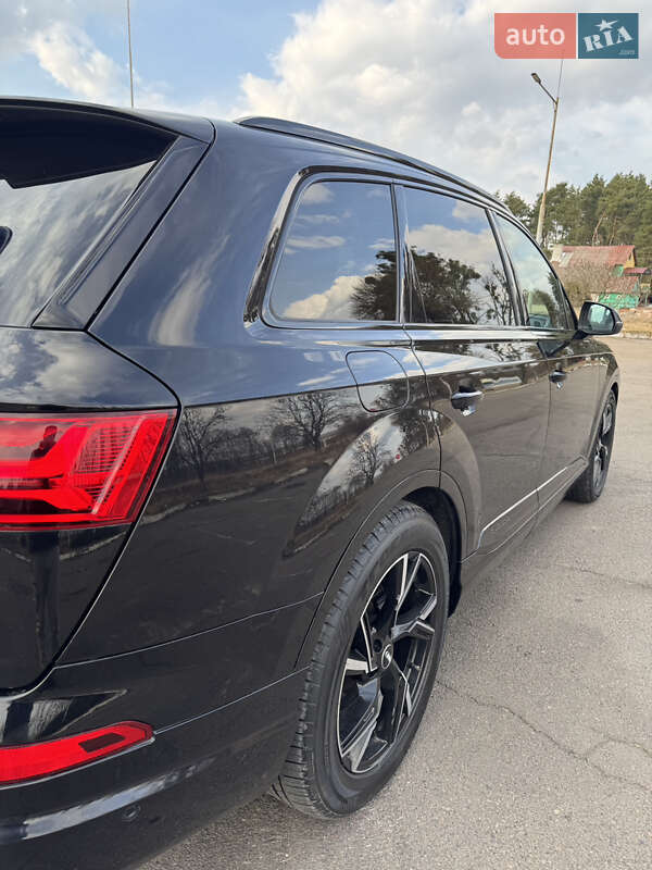 Внедорожник / Кроссовер Audi Q7 2015 в Дубно