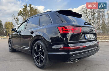 Внедорожник / Кроссовер Audi Q7 2015 в Дубно