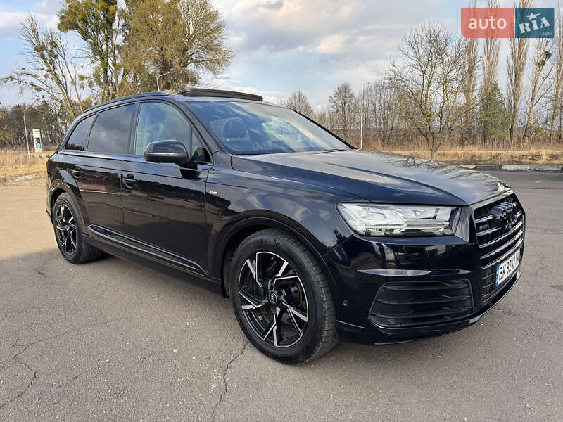 Внедорожник / Кроссовер Audi Q7 2015 в Дубно