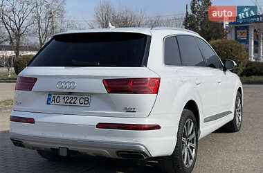 Позашляховик / Кросовер Audi Q7 2018 в 