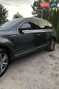 Позашляховик / Кросовер Audi Q7 2015 в 