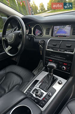Позашляховик / Кросовер Audi Q7 2015 в 