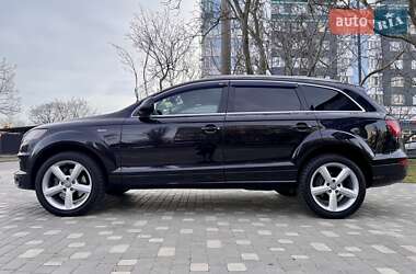 Внедорожник / Кроссовер Audi Q7 2011 в 