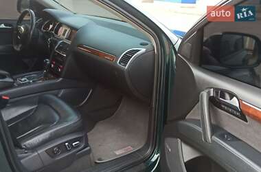 Позашляховик / Кросовер Audi Q7 2010 в 