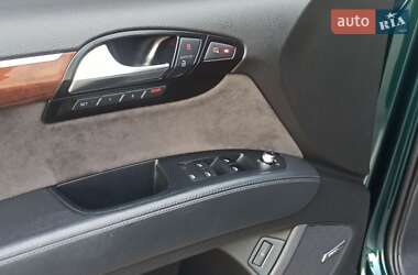 Позашляховик / Кросовер Audi Q7 2010 в 