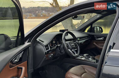 Внедорожник / Кроссовер Audi Q7 2016 в 
