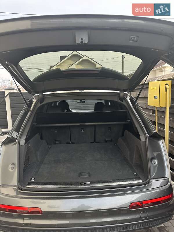 Позашляховик / Кросовер Audi Q7 2019 в Києві
