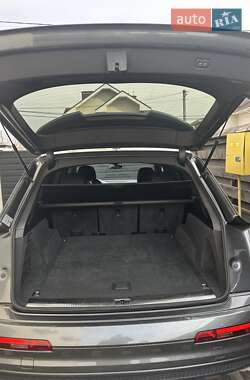 Внедорожник / Кроссовер Audi Q7 2019 в 