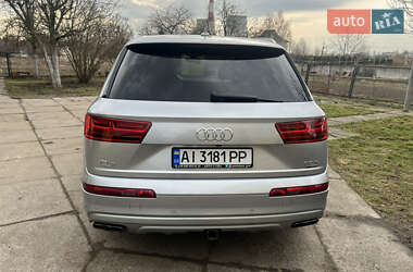 Позашляховик / Кросовер Audi Q7 2017 в 