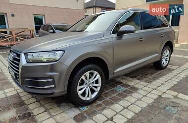 Внедорожник / Кроссовер Audi Q7 2015 в 