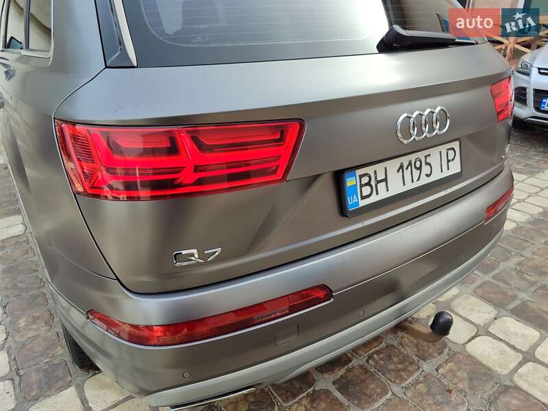 Внедорожник / Кроссовер Audi Q7 2015 в Одессе