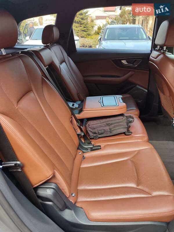 Внедорожник / Кроссовер Audi Q7 2015 в Одессе