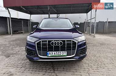 Позашляховик / Кросовер Audi Q7 2023 в 