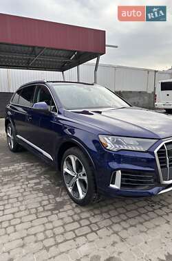 Позашляховик / Кросовер Audi Q7 2023 в 