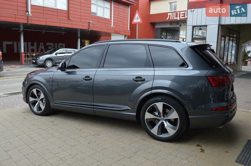 Позашляховик / Кросовер Audi Q7 2018 в Львові