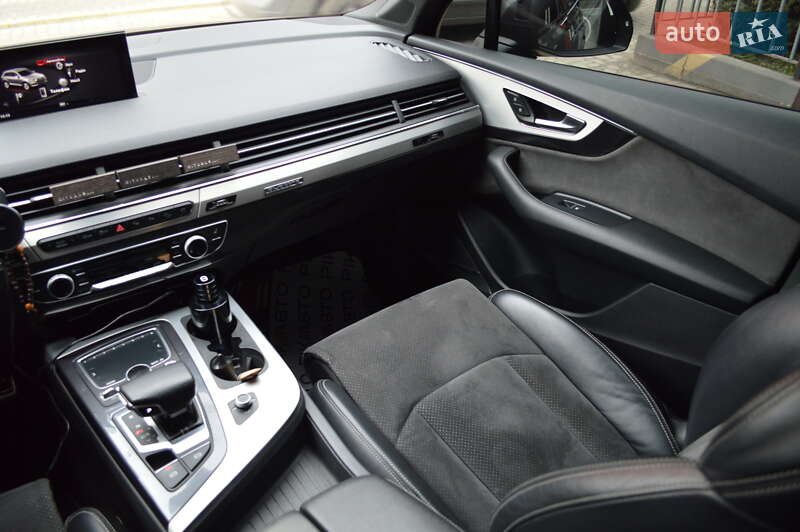 Позашляховик / Кросовер Audi Q7 2018 в Львові