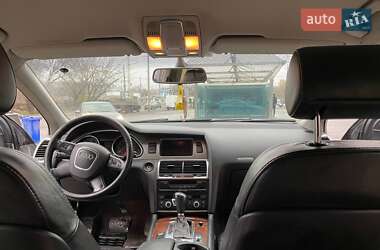 Внедорожник / Кроссовер Audi Q7 2006 в 