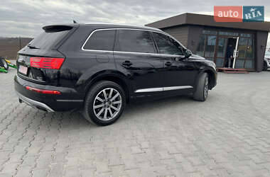 Внедорожник / Кроссовер Audi Q7 2016 в 