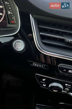 Внедорожник / Кроссовер Audi Q7 2016 в 