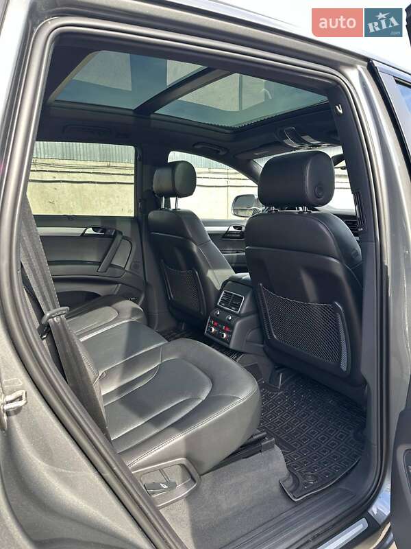 Внедорожник / Кроссовер Audi Q7 2015 в Киеве