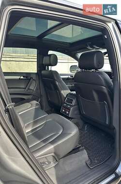 Внедорожник / Кроссовер Audi Q7 2015 в 