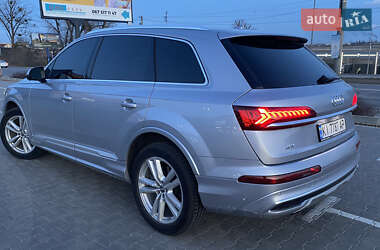 Внедорожник / Кроссовер Audi Q7 2022 в 