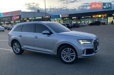 Внедорожник / Кроссовер Audi Q7 2022 в 
