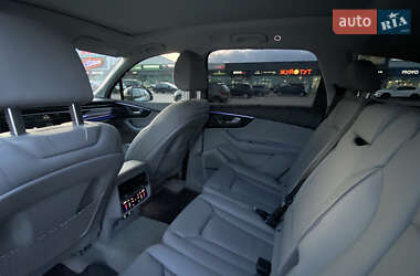 Внедорожник / Кроссовер Audi Q7 2022 в 