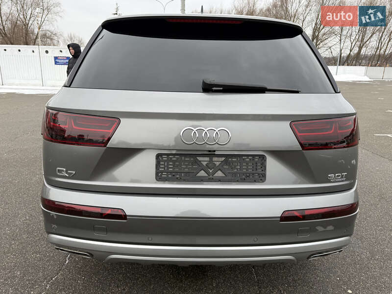 Позашляховик / Кросовер Audi Q7 2016 в Полтаві